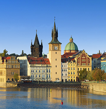 Save on cheap flights to Prague
