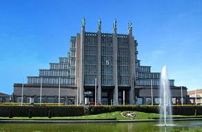Fly with Brussels Airlines to Brussels Fly with Brussels Airlines to Brussels