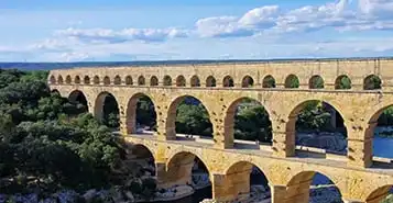 Cheap Car Rentals in Nimes, France