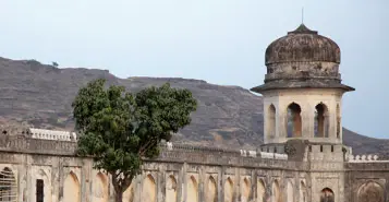 Cheap Car Rentals in Aurangabad, India