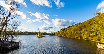 Find Cheap Flights from Dublin to New London (DUB to GON)