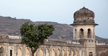 Find Cheap Flights from Toronto to Aurangabad (YTO to IXU)