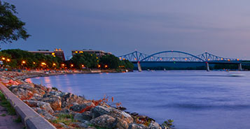 Find Cheap Flights from New York City to La Crosse (NYC to LSE)