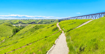 Find Cheap Flights from Calgary to High Level (YYC to YOJ)