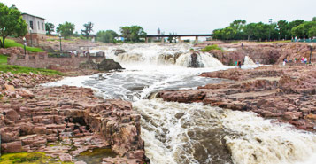 Book Super 8 By Wyndham Sioux Falls Hotels